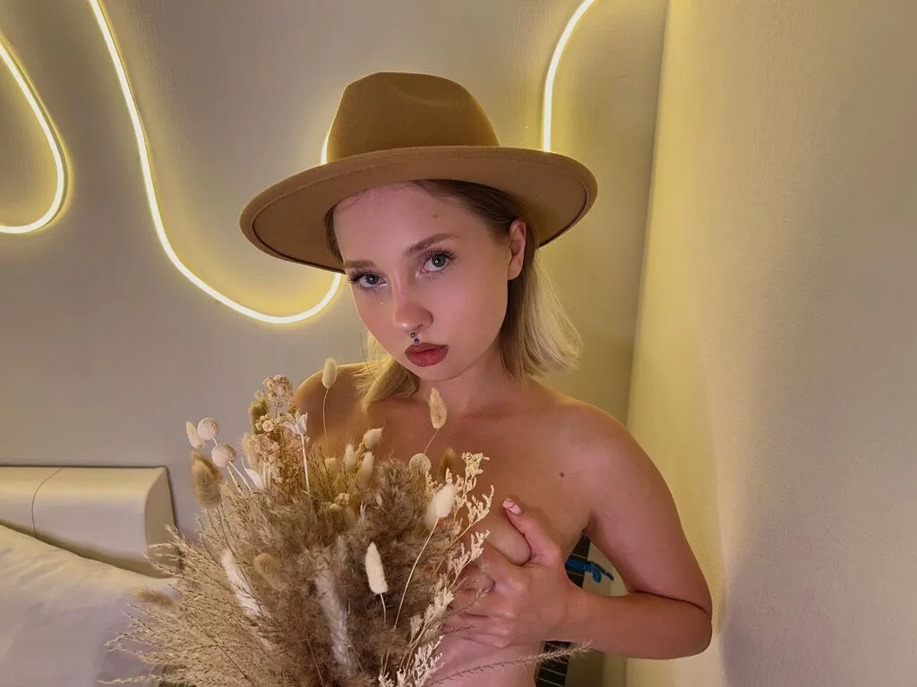 CandiceKingz – webcam model profile photo