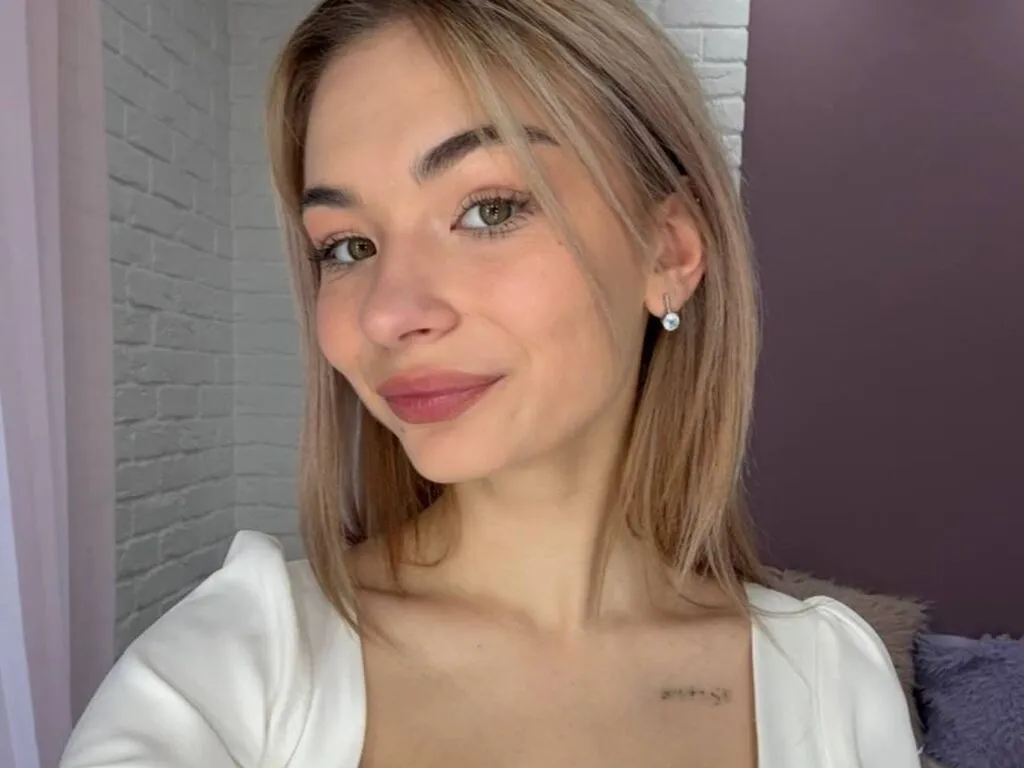 CindyRud – webcam model profile photo