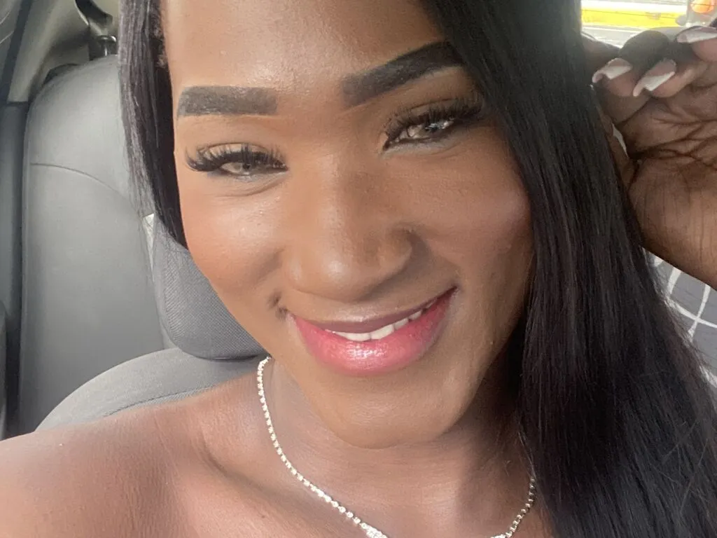 KendyDaner – webcam model profile photo