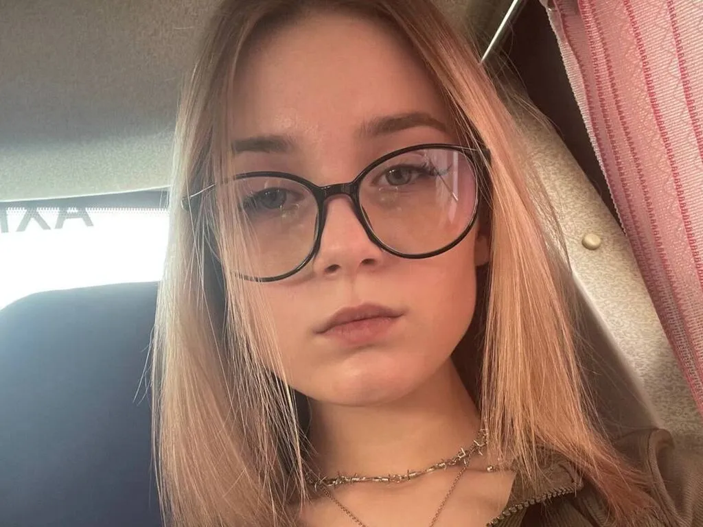 KristenMooren – webcam model profile photo