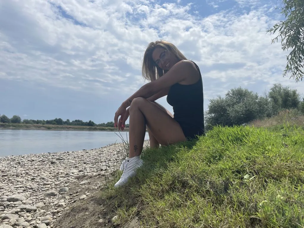 SandraQuinsy – webcam model profile photo