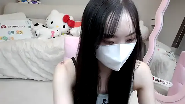 Yui-Ch – webcam model profile photo Image 4
