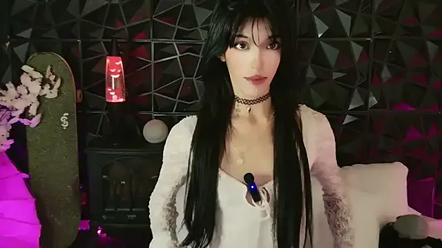 VickiAstra – webcam model profile photo Image 2