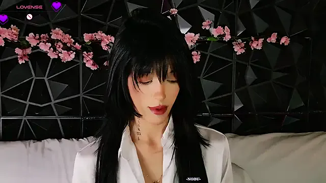 VickiAstra – webcam model profile photo Image 4