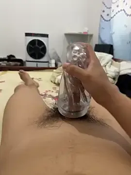 zui_lu – webcam model profile photo Image 11