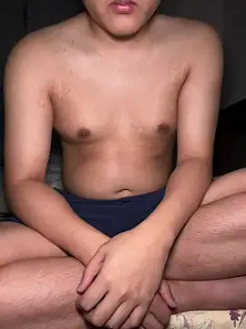 zui_lu – webcam model profile photo Image 5