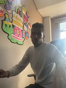 roouse – webcam model profile photo Image 17