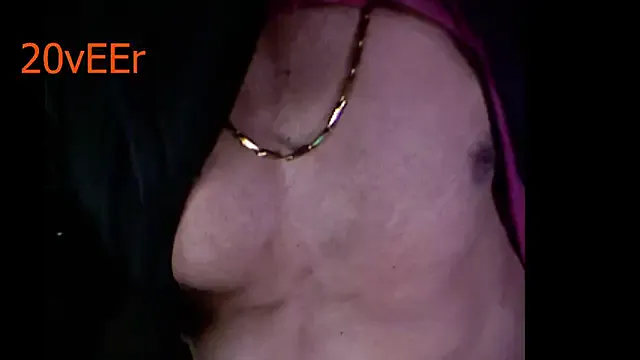 roouse – webcam model profile photo Image 4