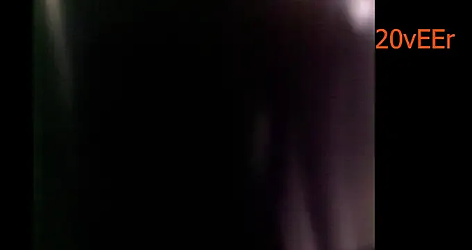 roouse – webcam model profile photo Image 6