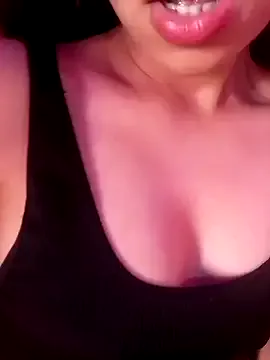 Sofiyaa_39 – webcam model profile photo Image 10