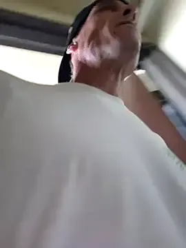 roouse – webcam model profile photo Image 13