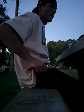 roouse – webcam model profile photo Image 3