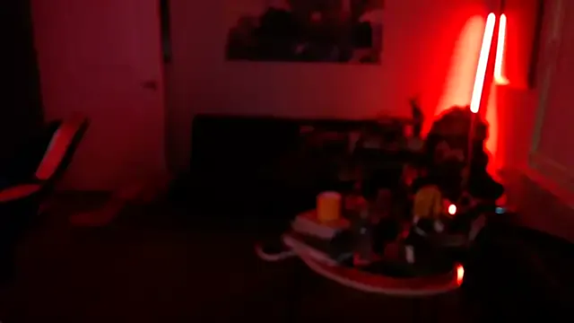 roouse – webcam model profile photo Image 15