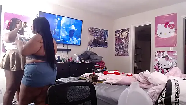 roouse – webcam model profile photo Image 2