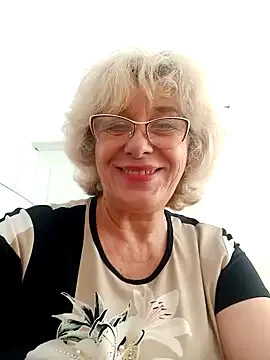 roouse – webcam model profile photo Image 4