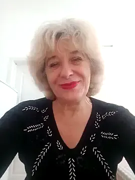 roouse – webcam model profile photo Image 9