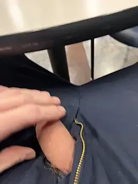 PumaShyXD – webcam model profile photo Image 12