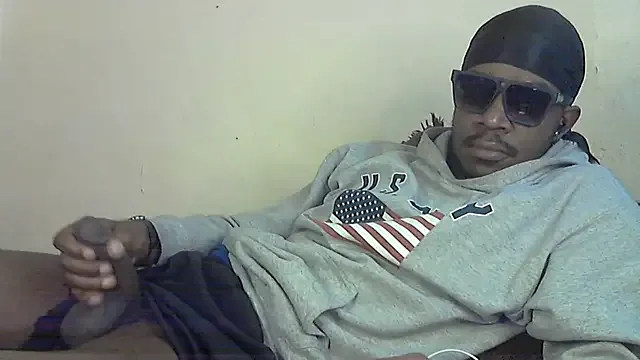 _Alicee_1 – webcam model profile photo Image 5