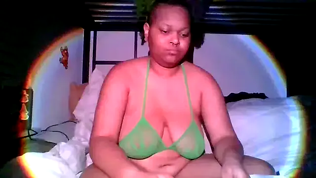 841_yayoi – webcam model profile photo Image 11