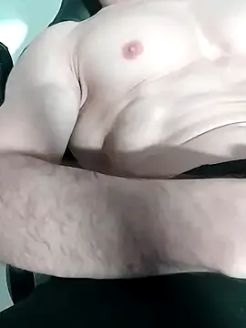 _Alicee_1 – webcam model profile photo Image 2