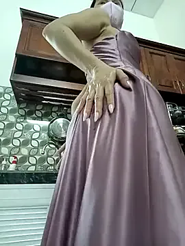 roouse – webcam model profile photo Image 4