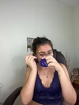 Humsafar-HDX-13 – webcam model profile photo Image 3