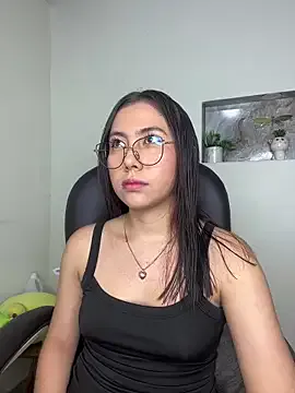 Humsafar-HDX-13 – webcam model profile photo Image 6