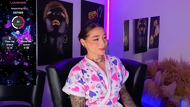 _Alicee_1 – webcam model profile photo Image 16