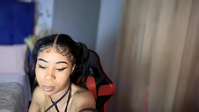 oypo – webcam model profile photo Image 10