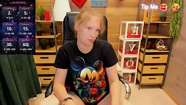 clarachanelricek – webcam model profile photo Image 10