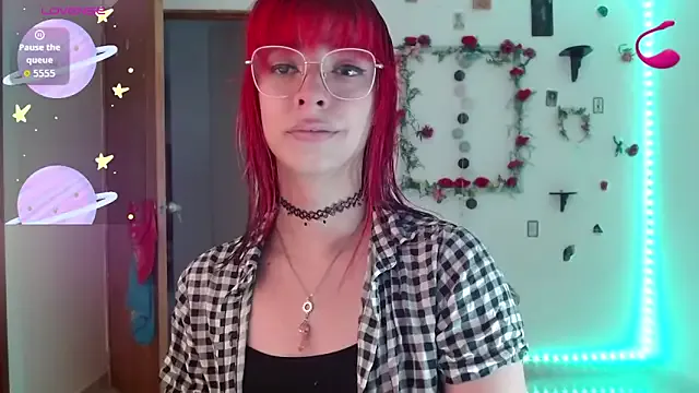 roouse – webcam model profile photo Image 9