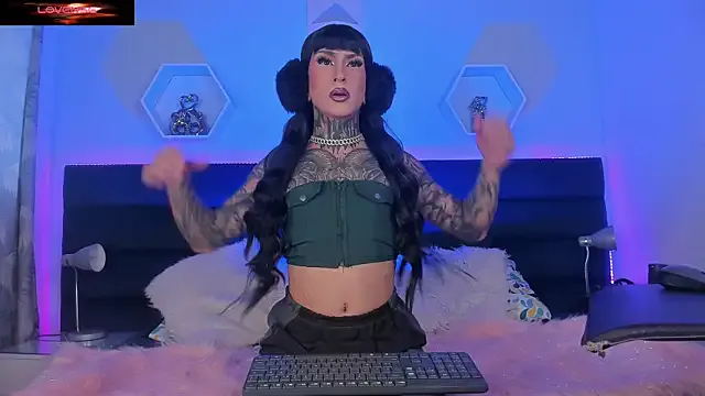 roouse – webcam model profile photo Image 12