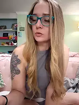 Mia--meow – webcam model profile photo Image 10