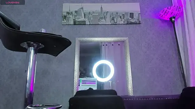 oxo_yuna_oxo – webcam model profile photo Image 3