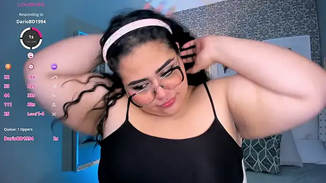 AllaRoberts – webcam model profile photo Image 10