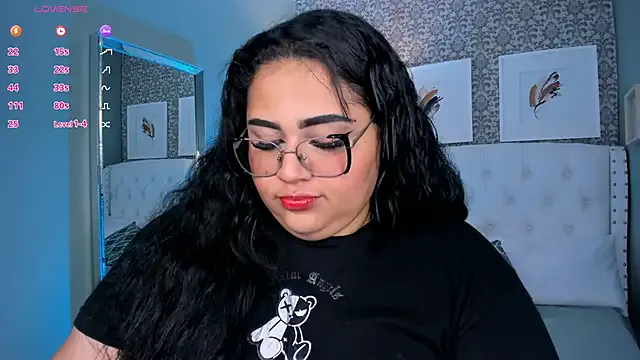 AllaRoberts – webcam model profile photo Image 12