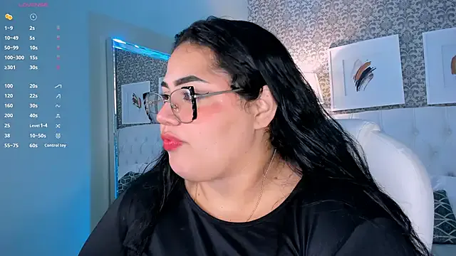 AllaRoberts – webcam model profile photo Image 15