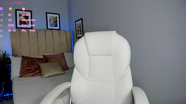 AllaRoberts – webcam model profile photo Image 7