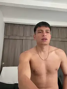 oypo – webcam model profile photo Image 2