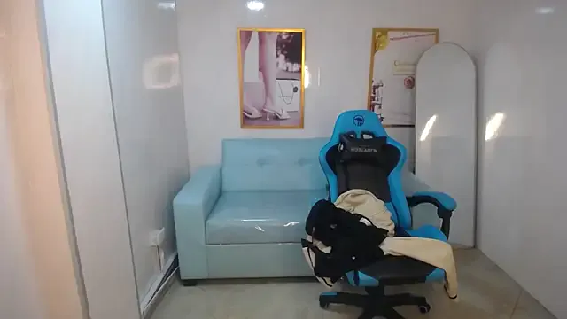 JessieBond – webcam model profile photo Image 3