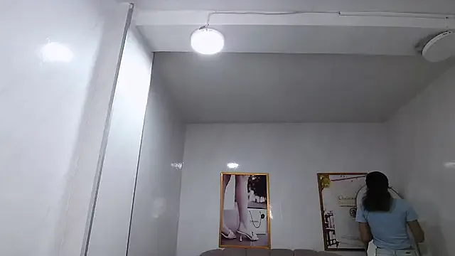 JessieBond – webcam model profile photo Image 8