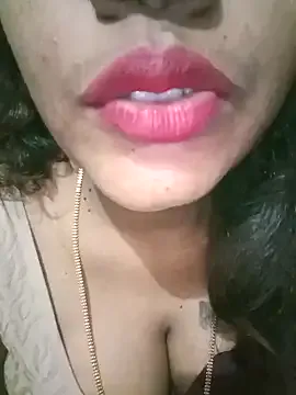 maataaan – webcam model profile photo Image 7