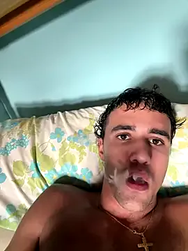 roouse – webcam model profile photo Image 2