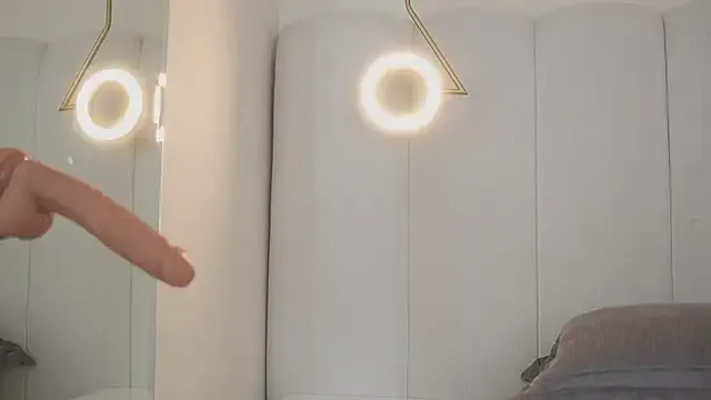 AmelieGray – webcam model profile photo Image 14