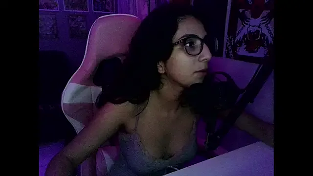 NetfliSex – webcam model profile photo Image 12