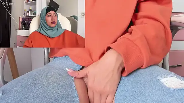 RicaSasha – webcam model profile photo Image 4