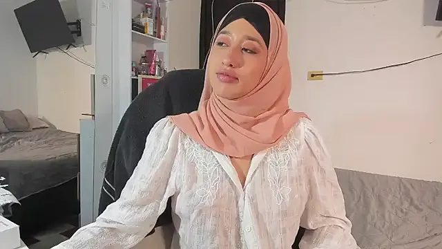 RicaSasha – webcam model profile photo Image 7