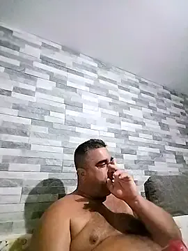 roouse – webcam model profile photo Image 12