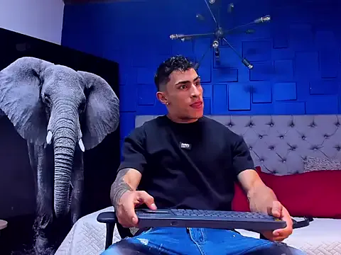 3totangox – webcam model profile photo Image 4