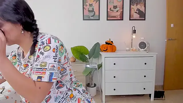 roouse – webcam model profile photo Image 19